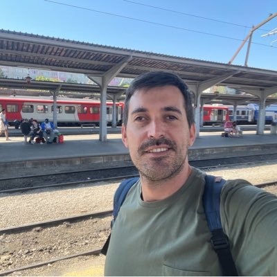 Para ti no soy nadie. Para mi soy alguien relevante. Todo depende del prisma con el que se mire.