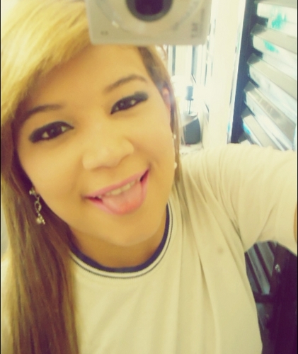 ,,' - Não me julgue. Você não sabe quantas vezes eu sorri com vontade de chorar. Pode não parecer, mas sou mais forte do que muitos pensam !