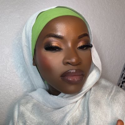 PINK FRIDAY 2 💖 Pre-med 👩🏾⚕️ Barb 🦄 Content creator 📸