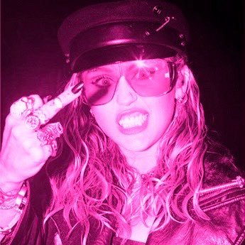 mollyraycyrus's profile picture. 