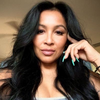 Hopi Tribe• Mexican• Co-Founder of Hopi Relief• Activist• Member of American Indian Movement of Central AZ✌🏽️• Momager 🎬