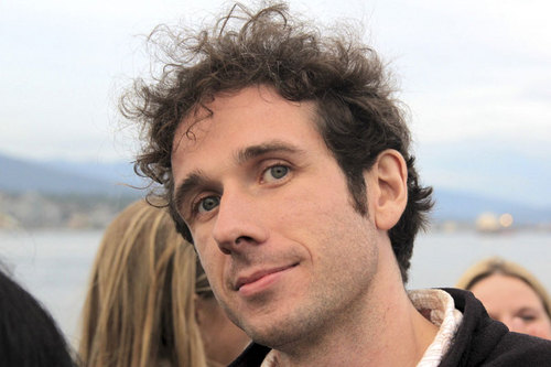 I'm Simon Fairbairn, a freelance web designer and digital nomad with a passion for WordPress and now iOS. Follow my travel adventures @NevEndingVoyage.