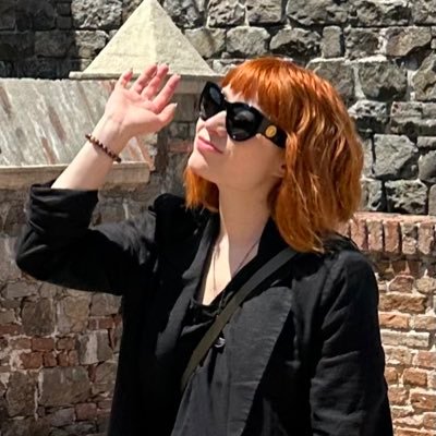 Change the way we tell stories • Narrative Director, Game Design, Writer, Podcaster, TTRPG || espresso cat @💙☁️|| Only accepting podcast & gamedev follows 🎙️