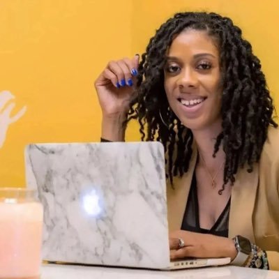 👨🏾💻 | Helping 9-5ers make money online 🏆 | $0-$90k with Digital Products 🎓 | FREE class this Monday ⬇️
