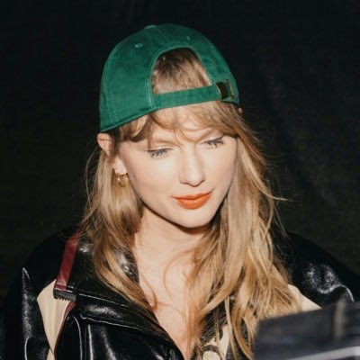 un día me obsesioné con taylor swift y ya no se me quitó