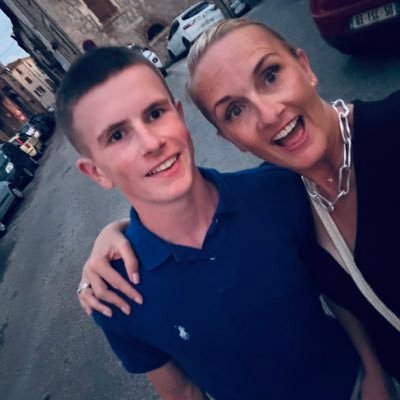 HelenLowe75's profile picture. 