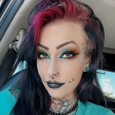 Momma of 2- Full time student - Part-time hairdresser - Twitch affiliate - Clueless on how to work Twitter xD - Partnered with @GamerSupps