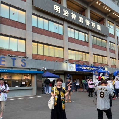 お酒と映画と音楽と漫画とおざけんとオシムさんと家族と友達と阪神が好きです。最近はもっぱらダウンタウンと阪神が好きです。