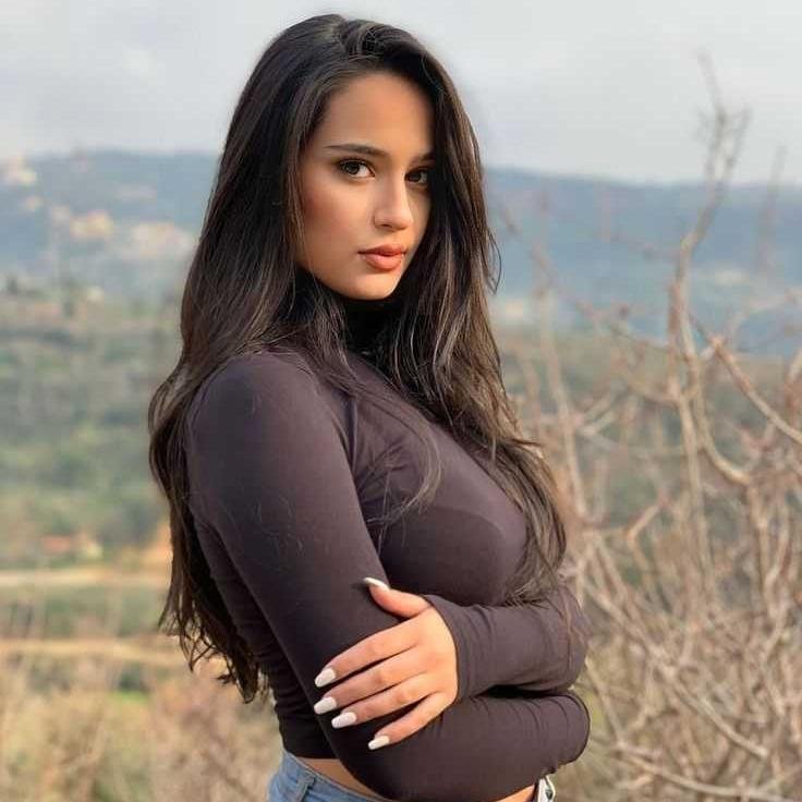 SDeliai61185's profile picture. जीवन में नूडल्स के तीन सबसे अरुचिकर कटोरे: मानव-सामना वाले दृश्य।