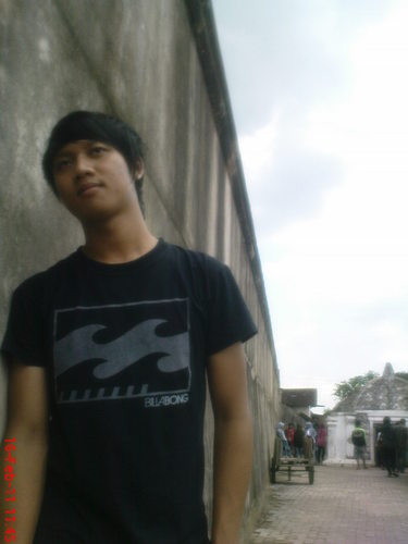 bayu_budokai's profile picture. *Jika memang dirimu tulang rusukku..
kau akan kembali pada tubuh ini..
untukmu seluruh nafas ini*