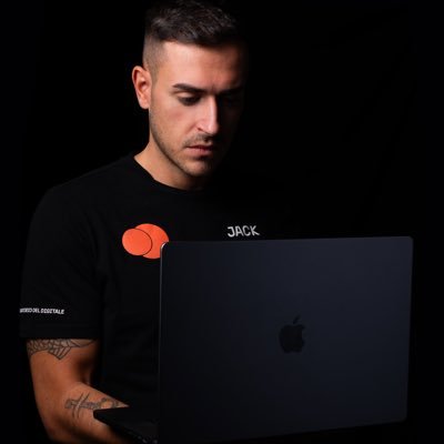 Giacocecco22's profile picture. UX-UI designer