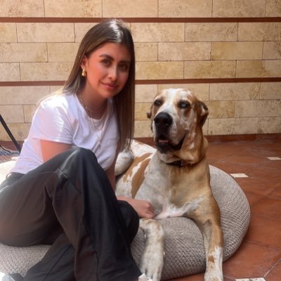 PaulaLarrea6's profile picture. 