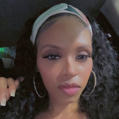 Prety_N_Pink21's profile picture. 