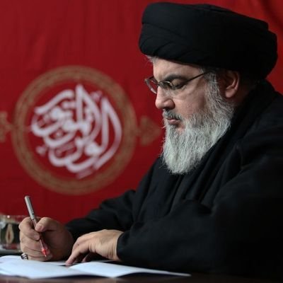 بلادي وأن جارت علي عزيزة
وأهلي وأن شحوا علي كرام