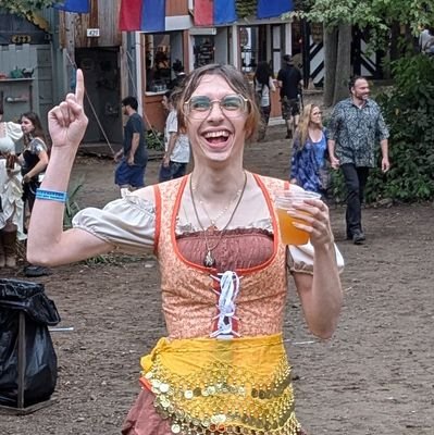 hi lol 🏳️⚧️ she/her
B.A. in being charming (theatre)