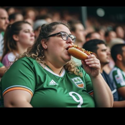 Galway United superfan ⚽ | Darts enthusiast 🎯 | Always cheering for the maroon army | Love for sports, passion for competition!