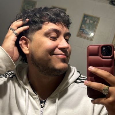 agxxstin's profile picture. you make me feel less than anyone, and i dont forget.