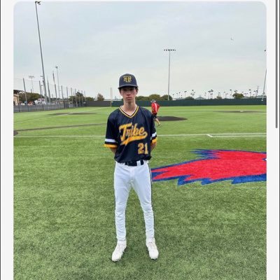 NashCooper21's profile picture. 2026 RHP for NTX Tribe Hudgins 6’0 #21