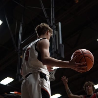 Dalton High school 2025 | 6’3 170lbs | 3.95 gpa | 🏈 + 🏀 - https://t.co/egyZI9t0Af