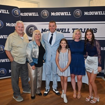 Family over everything! #ALLIN #AlwaysMcDowell #RespectTheBrand #PositiveVibesONLY “Integrity and Honor-Vote O’Connor” 💔R.I.P. DAD