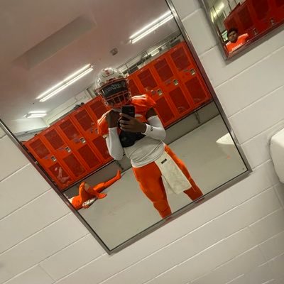 ✝️|5’6 |RB|4.0 gpa |Travis Ms, Irving, Tx |29’ “If god is for us who could be against us” Ramans 8:31