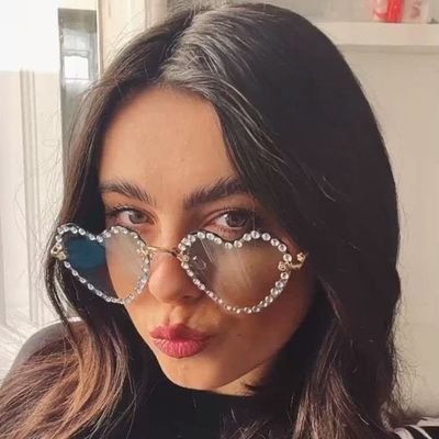 ~ abrí la cajita esa que me recuerda a ti | kiki stan | guitar boy supremacist | por donde piso crecen flores ☁️✨❤️🐑🪞🎸