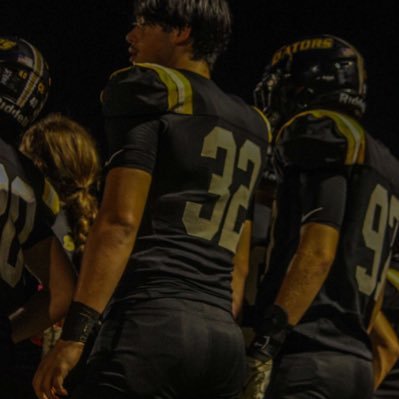 Sophmore at St.Amant high school, LA 70737 6,4 260lbs, 300 bench, 500 squat, 4.87 40, OLB/DLINE coach contact 225-975-2923. I’m always on dms!!
