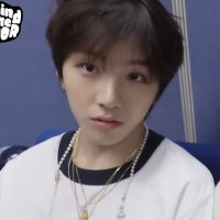 에스 (@dandelionips) 's Twitter Profile