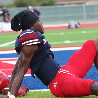 1KJAY_0's profile picture. God first🙏🏿 class of 2027 | 🏃🏿‍♂️🏈🏀|5’11|185LBS| |40 yd 4.4| 3.3gpa Comeaux High School, Lafayette, Louisiana jadencelestine4@yahoo.com