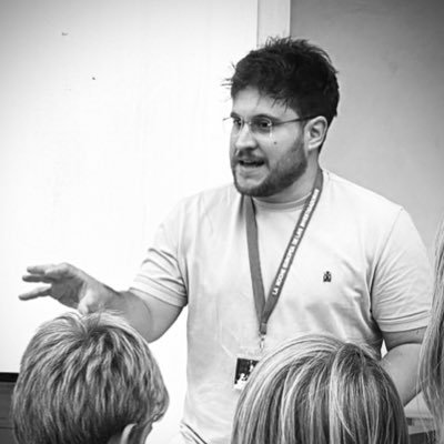 👨🏻🏫 Profe de la Universidad de Granada @CanalUGR👨🏻🔬Investigo en @educatech21 📚Enseñar: la profesión más bonita del mundo 📍🇪🇸 Ceuta (España)