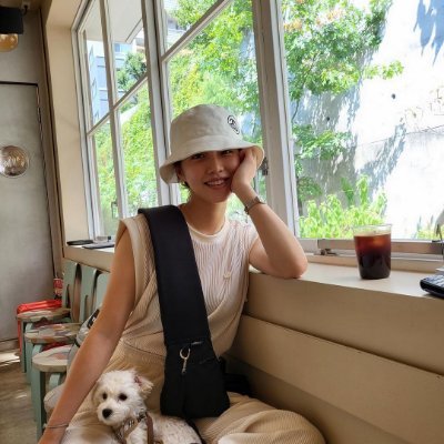 I am walking on the never-ending path of success.
Having me in your life is like a treat of happiness.
Yes, I am still indeed alive.🥰🥰