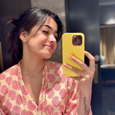 mandana013's profile picture. Just make a decision about whether to receive or no your choice 🤣🤣🤣🤣make revision till the date
