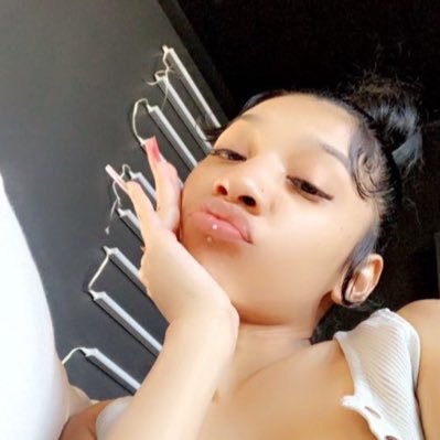 I just want somebody’s son in me rn🙄