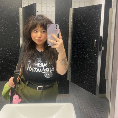 foo1luvr's profile picture. art educator. UHCL 25’