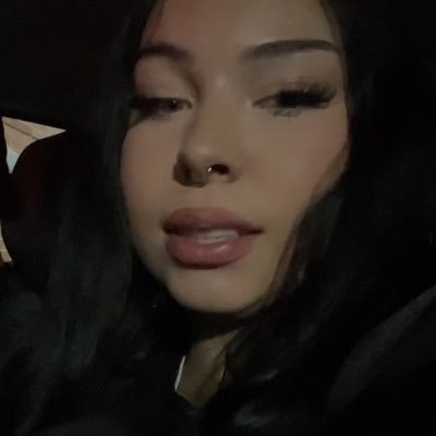 bratty 19yo domme , 6.5 shoe size. impress me ⬇️