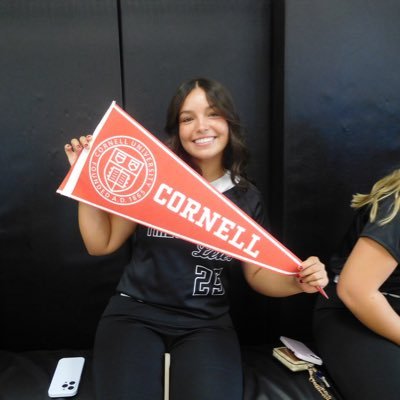 sofhernandez25's profile picture. @CornellSoftball signee 🐻❤️