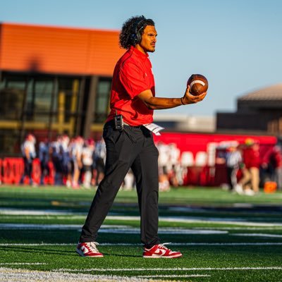 Wide Receivers & Tight Ends Coach @msubeaversfb 🦫
A Dream is worth nothing if you leave it on the pillow 🙇🏽♂️
Recruiting Areas: Arizona and Utah