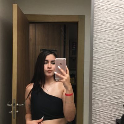 carolina_peguti's profile picture. live fast, die young, be wild, have fun.
