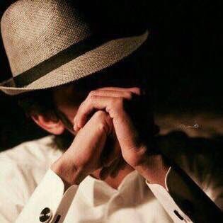 Rayan53l2l's profile picture. ربّي يعوضنـا بــ شخص إيبيع الدنيـا ويشّـري ضحكتنا 🥺💜.