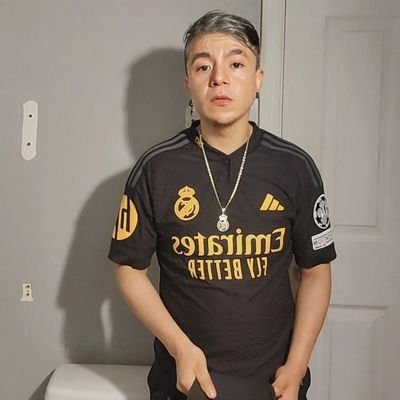 FranciscoArtia3's profile picture. verified fifa 21 player🎮
@Realmadrid C.F
🇲🇽🇺🇸 Madridista y nada más.