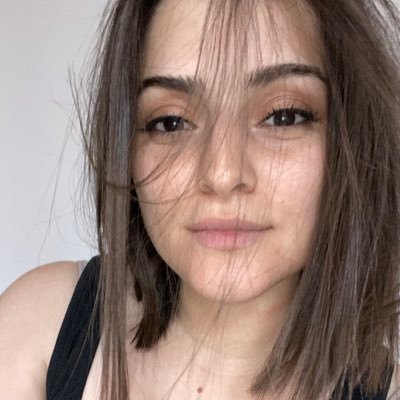 esr_eaa's profile picture. Ait hissedeceği yeri bulmak falan filan tamam :)