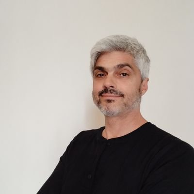 Creador de Constémica, Constelaciones sistémicas, consultorías en organizacionales y estructuras de organizaciones de negocios e inversiones.