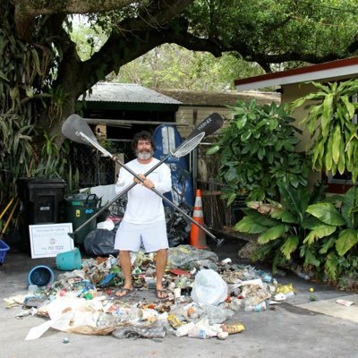 Yo soy Cubano, I love Jesus, my family and the Ocean