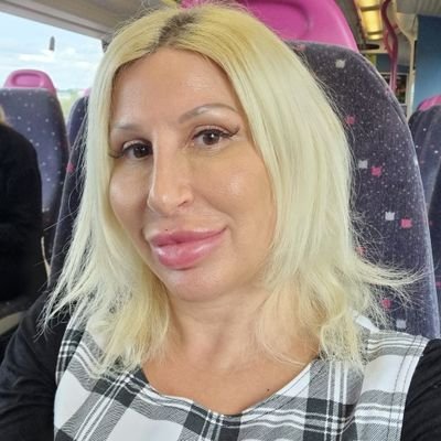 emmyj078's profile picture. Essex girl and mum. 💜Animal lover, life is for living, Standing on the right side of history.