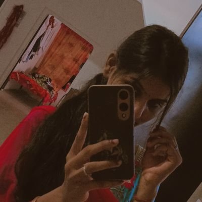 📸 Capturing moments, one snapshot at a time.
🎀 Classy yet sassy, in rhythm and rhyme.
💖 My heart brims with dreams and wanderlust.
🌙 A night owl with daytim