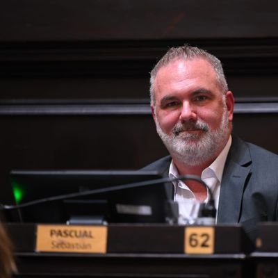 Legislador de la Provincia de https://t.co/YJ5EUFvkhr. Bloque LLA
Padre de dos hijas.
Fanático de Boca Juniors
