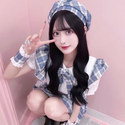 私たちは友達になり、一緒にデートや会話を楽しむことができます。一緒に買い物をして、親密なカップルの楽しさを味わう,LINEで私を追加してくださ