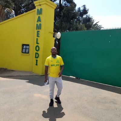 Motebang_zeze's profile picture. Football fan and i love @Masandawana 
Everyday student of life. IG @Mzeze90