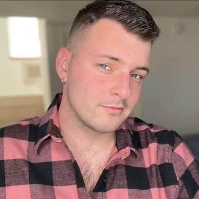 I'm single gay looking for someone to spend the rest of my life.