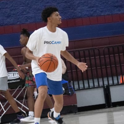 5’10 sg class of 2027 AGTG LLmypeople🫶🏽 ✝️ 3.8 gpa 0⭐️ memphis school of excellence cordova secondary